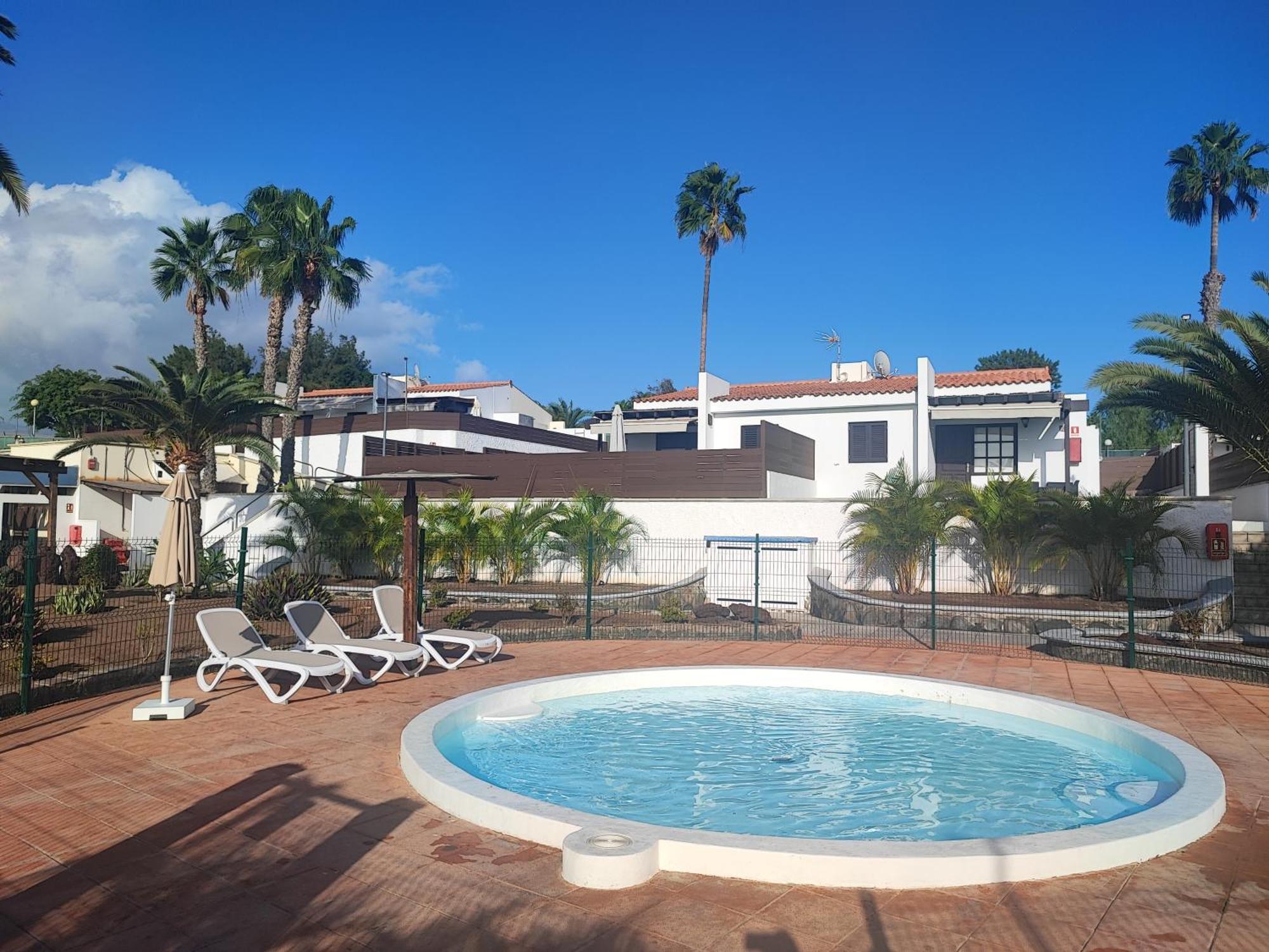 Bungalow Maspalomas Golf Con Jacuzzi, Piscina Y Jardin ซานบาร์โตโลเม ภายนอก รูปภาพ